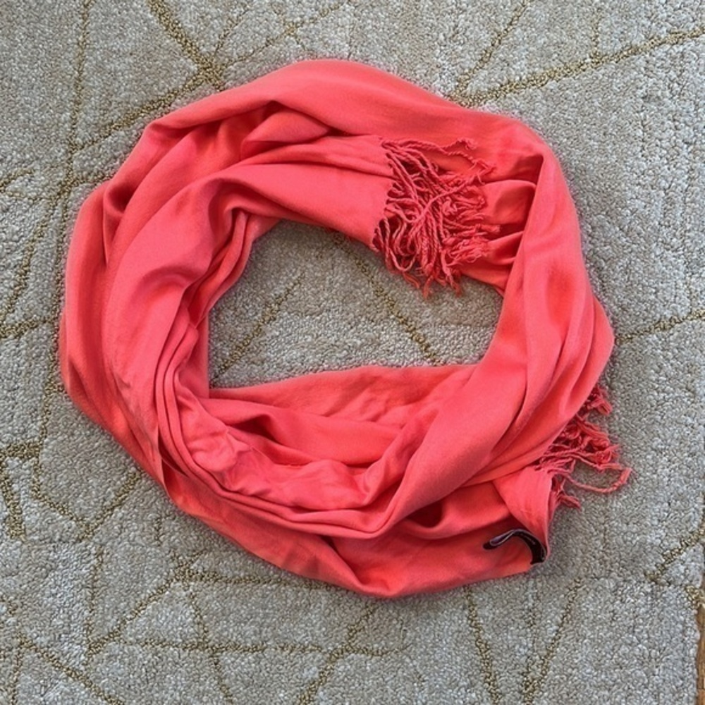 🍕🪻Jones New York salmon pink scarf 100% viscose fringe hem CLOSEOUT